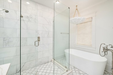 Ample entertaining space and coastal casual elegance combine in - photo 27