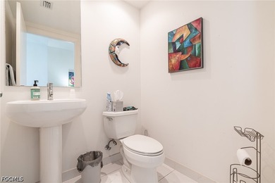 It's truly paradise at the luxurious Oasis Tower One, located - photo 4