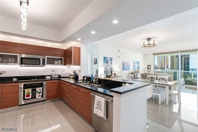 It's truly paradise at the luxurious Oasis Tower One, located - photo 5