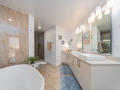 Built in 2020 and over 3000 sq ft this unit is  designed to live - photo 50