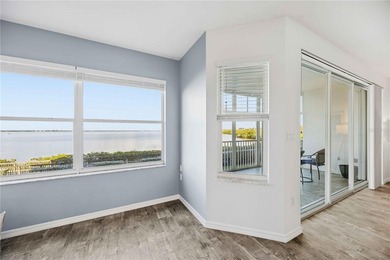 Beautiful 3-bedroom, 2-bath condominium located in the highly - photo 13