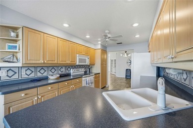 Beautiful 3-bedroom, 2-bath condominium located in the highly - photo 15