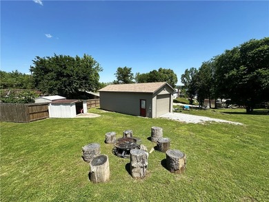 This Beaver Lake gem is the total package and is perfect for a - photo 23