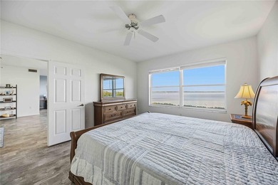 Beautiful 3-bedroom, 2-bath condominium located in the highly - photo 23