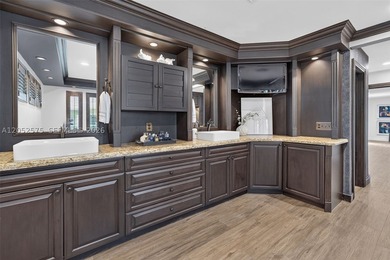 Originally designed with remarkable architectural character - photo 24