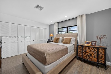 Originally designed with remarkable architectural character - photo 30
