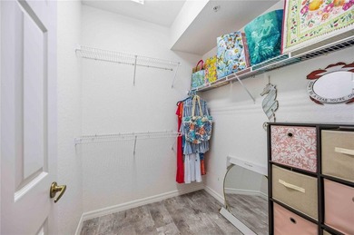 Beautiful 3-bedroom, 2-bath condominium located in the highly - photo 32