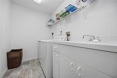 Beautiful 3-bedroom, 2-bath condominium located in the highly - photo 35
