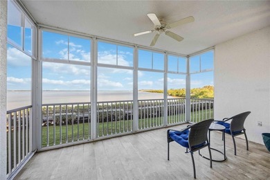 Beautiful 3-bedroom, 2-bath condominium located in the highly - photo 39