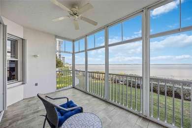 Beautiful 3-bedroom, 2-bath condominium located in the highly - photo 40