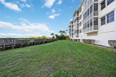 Beautiful 3-bedroom, 2-bath condominium located in the highly - photo 42