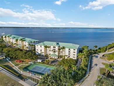 Beautiful 3-bedroom, 2-bath condominium located in the highly - photo 45