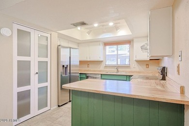 Rare private golf course lot! This 2 BR, 2 BA corner unit - photo 8