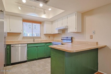 Rare private golf course lot! This 2 BR, 2 BA corner unit - photo 10