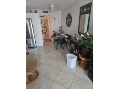 Beautifully updated first-floor 1-bedroom, 1.5-bath condo - photo 2