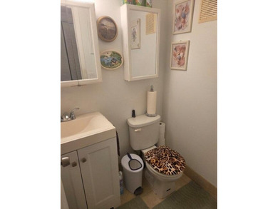 Beautifully updated first-floor 1-bedroom, 1.5-bath condo - photo 8