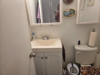 Beautifully updated first-floor 1-bedroom, 1.5-bath condo - photo 9