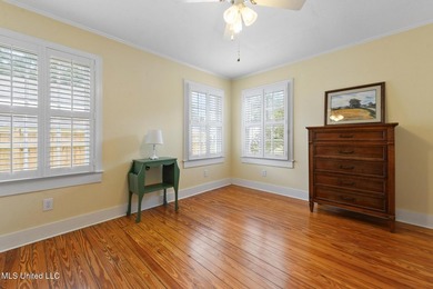 Adorable 1960's cottage in the heart of the Historic District of - photo 12