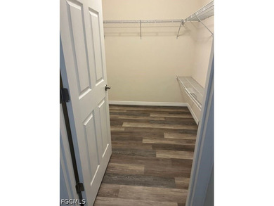 Welcome to this beautiful 4-bedroom, 2-bath single-family home - photo 9