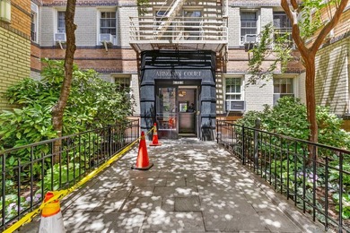 Welcome to 75 Bank Street, a charming prewar Art Deco - photo 2