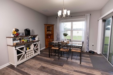 Welcome to Cobblestone! This beautiful 3 bedroom, 2 bathroom - photo 6