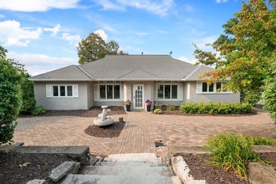 Welcome to this one-of-a-kind waterfront ranch in desirable - photo 6