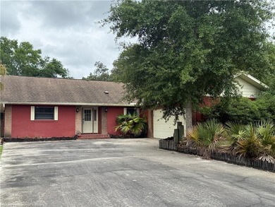 Lake Hill - Highlands County Home Active Under Contract in Lake Placid Florida