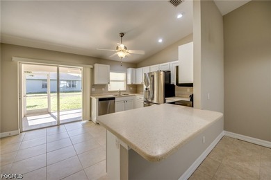 This duplex has it all. Each unit has 3 bedrooms, 2 bath, 2 car - photo 4