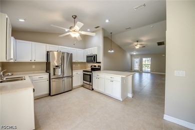 This duplex has it all. Each unit has 3 bedrooms, 2 bath, 2 car - photo 10