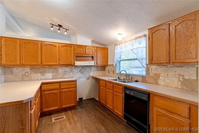 Have you been looking for a FLAT lot, beautiful lake views - photo 19