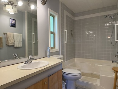 Coastal Comfort - 97967 Hallway Rd, Harbor, OR 97415 ON REAL - photo 21