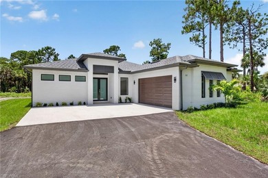 Stunning 3 Bedroom plus Den, 2 & 1/2 Bathrooms, 2 Car Garage - photo 2