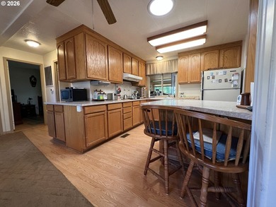 Coastal Comfort - 97967 Hallway Rd, Harbor, OR 97415 ON REAL - photo 24