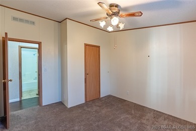 Have you been looking for a FLAT lot, beautiful lake views - photo 27