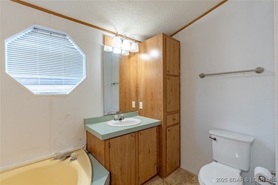 Have you been looking for a FLAT lot, beautiful lake views - photo 38