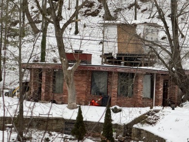 Lake Home For Sale in Charleston, West Virginia