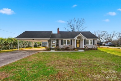 Lake Hickory Home Active Under Contract in Hickory North Carolina