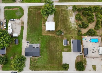 3 Full LOTS!!! 1) 3br 2 Ba updated in Rustic decor home with a - photo 3