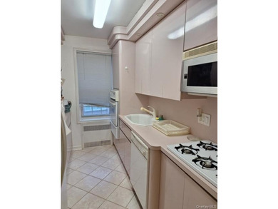 Very nice two bedroom, one bath apartment in co-op building - photo 11