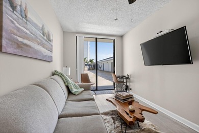 Renovated & thoughtfully designed, bright corner 1/1 in Old Port - photo 16