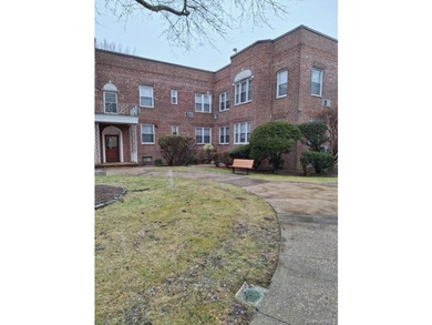 Very nice two bedroom, one bath apartment in co-op building - photo 19