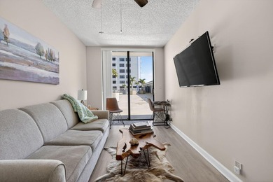 Renovated & thoughtfully designed, bright corner 1/1 in Old Port - photo 19