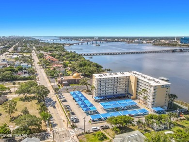 STUNNING 7TH FLOOR RIVER & OCEAN VIEWS! Don't miss this 1BR/1BA - photo 2