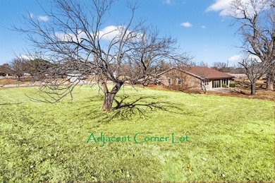 Home is located on golf course. Open floor plan with a large - photo 23