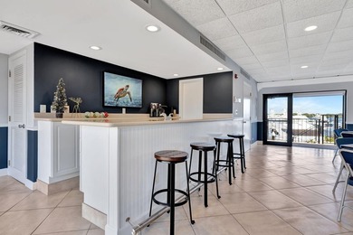 Renovated & thoughtfully designed, bright corner 1/1 in Old Port - photo 30