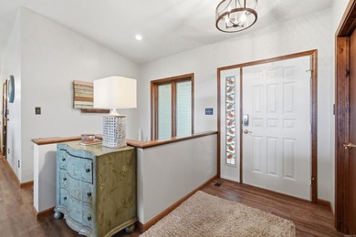 Wake up to breathtaking lake and mountain views with spectacular - photo 10