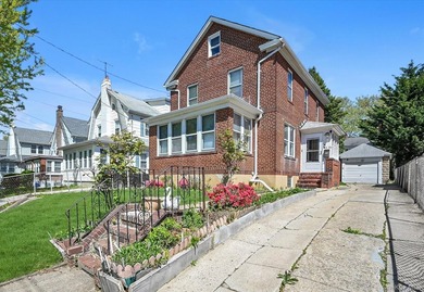 Stately detached all-brick Colonial with timeless curb appeal - photo 14