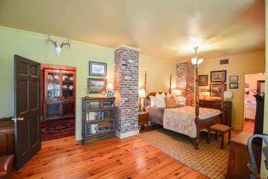 Located on a quite cul-de-sac within the private, gated golf - photo 24