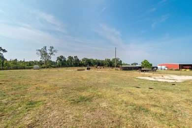 Don't miss out on this 138 +/- acres of pasture, a 3-bedroom - photo 27