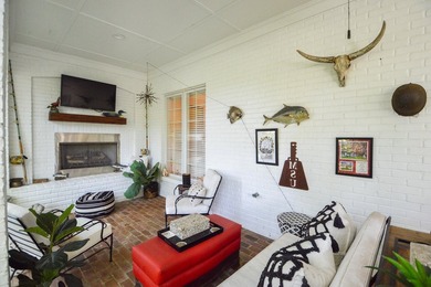 Located on a quite cul-de-sac within the private, gated golf - photo 32